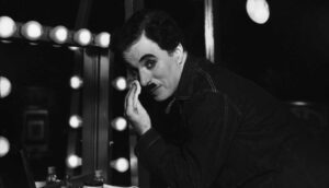 Charlie Chaplin era mancino