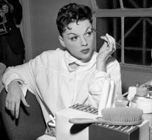 Judy Garland era mancina