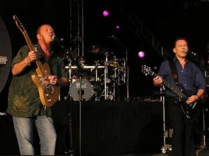 Ali e Robin Campbell degli UB40 sono mancini