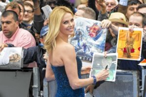 Charlize Theron è mancina