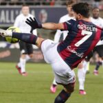Riccardo Orsolini, esterno offensivo mancino naturale, veste la maglia del Bologna FC.